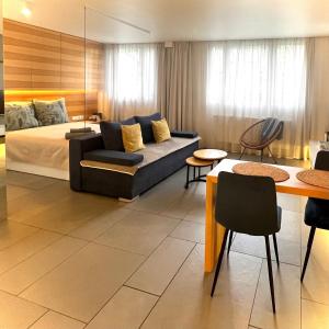 Modzelewskiego, metro Wierzbno, free parking by Cosmo Spirit