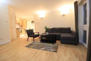 1 bed apartment City of London Whitechapel Close to Metro and Elizabeth Line