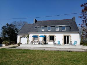 Maisons de vacances Gite de Pellein : Maison 5 Chambres