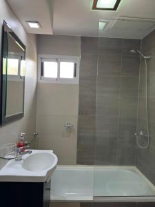 Apart Duclout Monte Grande a 15 minutos del Aeropuerto Ezeiza Zona Residencial