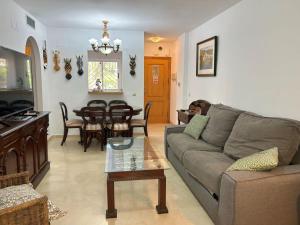 Holidays & Homes, Calahonda Royale Lirio, 300 m playa