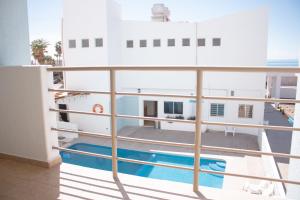 Costa Elegante Hotel & Suites