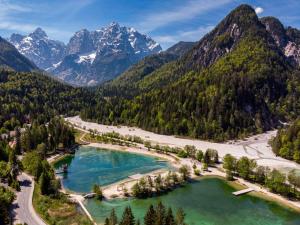 JASNA NATUR Resort by the lake