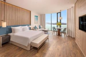 A La Carte Ha Long Bay - Sea View Apartment