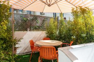 Gorgeous rooftop 2-bed apt with beautiful view