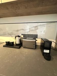 204 Lux Suites Level2 Tower 206