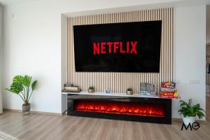 Luxury Penthouse 11th Floor Mountain View Large Terrace Floor Heating New Building Board Games Self Check-in Shopping Center 360 Tour Free Parking