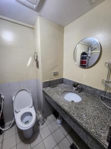 2BR Condo near BGC