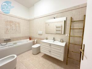 Cadorna 14 Tirabora Short Rent