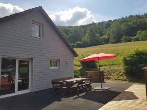 Chalets Chalet chaleureux a Cornimont avec piscine privee : photos des chambres
