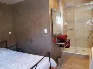 Chalets Chalet chaleureux a Cornimont avec piscine privee : photos des chambres
