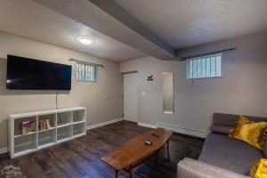 Charming 2 Bed Start Your Denver Adventure