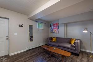 Charming 2 Bed Start Your Denver Adventure