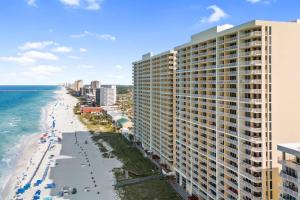Spacious Gulf-Front Condo w Resort AmenitiesSweeping Ocean Views