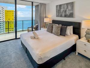 Luxury Oracle Skyhome 39th floor with Stunning Ocean Views