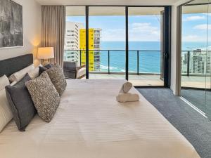 Luxury Oracle Skyhome 39th floor with Stunning Ocean Views