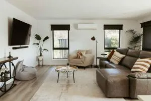 Pepik in Hawley Beach - Devonport