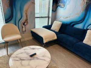 Lightning Luxe Retreat