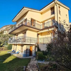 Appartamento con Vista Lago