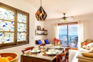 Stunning 2 bed penthouse in Tuhillo, Parador area