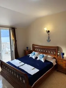 Apartment Dudic on the seashore 2 with private beach and free parking - Kamenarovići