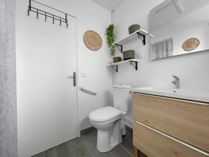 Maisons de vacances Maison avec grand jardin arbore : photos des chambres