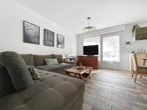 Maisons de vacances Maison avec grand jardin arbore : photos des chambres