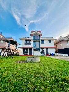 Teyt Castle Ooty - Pykāra