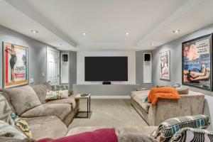 7-Bedroom Home by the Mountains