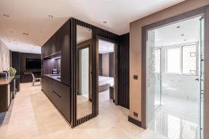 REF 1997 - Cannes - Sea view apartment for rent