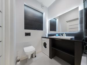 Riverside Harmony Chic Apartment by BookingHost