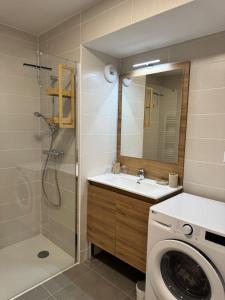 Appartements Le Doublaix - Superbe T3 neuf - Parking prive - : photos des chambres