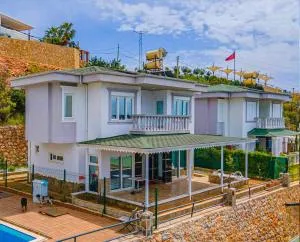 Villa with pool with view of Alanya - Alanya