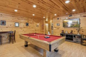 KunTree Cabin by Beyond Expectations w Hot Tub