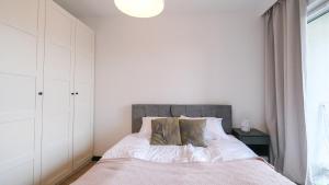 Mogilska modern - free parking - by Hosty