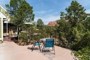 Sedona Hilltop Retreat Deck with Red Rock Views - 卡顿伍德
