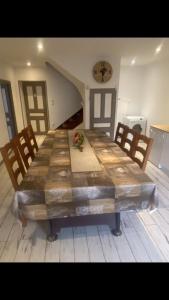 Maison à la campagne Grande cuisine tous équipés, grand salon , 3 chambres avec lits doubles, salle de bain et toilettes