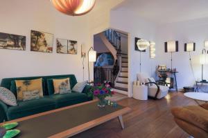 The Iris - Cosy Spacious House & Terrace