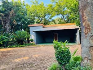 Emoyeni Malelane Lodge