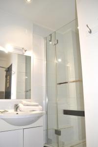 Hotels Hotel Concorde - Centre ville de Nimes : photos des chambres