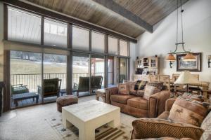 Tamarron Gambel Oak 796