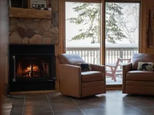 Eagles Rest on Whitefish Chain - Oshawa