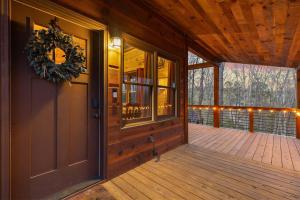 Deer Run I Dog Friendly Hot Tub Fire Pit Sleeps 6