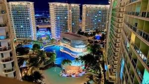 Avis Azure Staycation