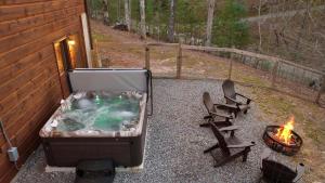 Deer Run I Dog Friendly Hot Tub Fire Pit Sleeps 6