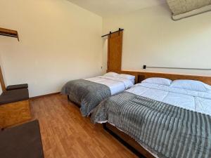 Trendy Artist Loft - Unique Stay Chicago Style