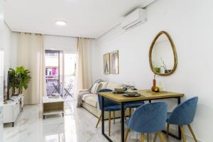 Apartment Pink Azure - Warm & Bright