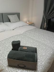 4 Zimmer, 6 Betten, neu möbliert, im Zentrum