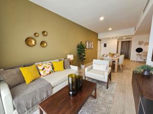 Deluxe Condo wPool View at Hard Rock Golf C.