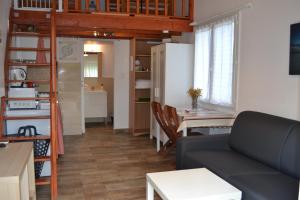 Maisons de vacances LES HIRONDELLES 2KM DE LA PLAGE-JARDIN-WiFi-PARKING-DRAPS ET SERVIETTES : photos des chambres